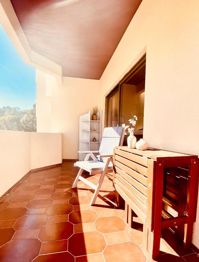 Lagos Apartment Ap Praia Dona Ana Екстериор снимка