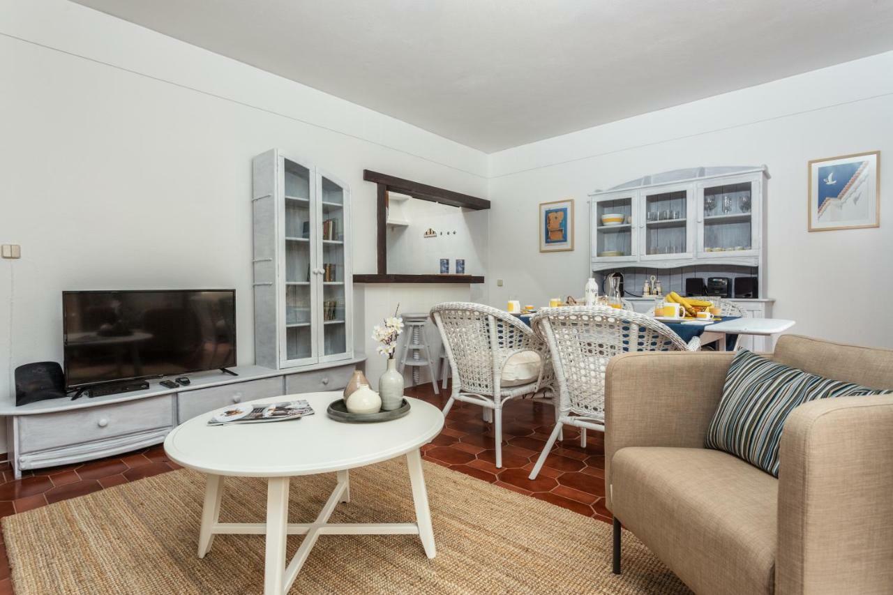 Lagos Apartment Ap Praia Dona Ana Екстериор снимка