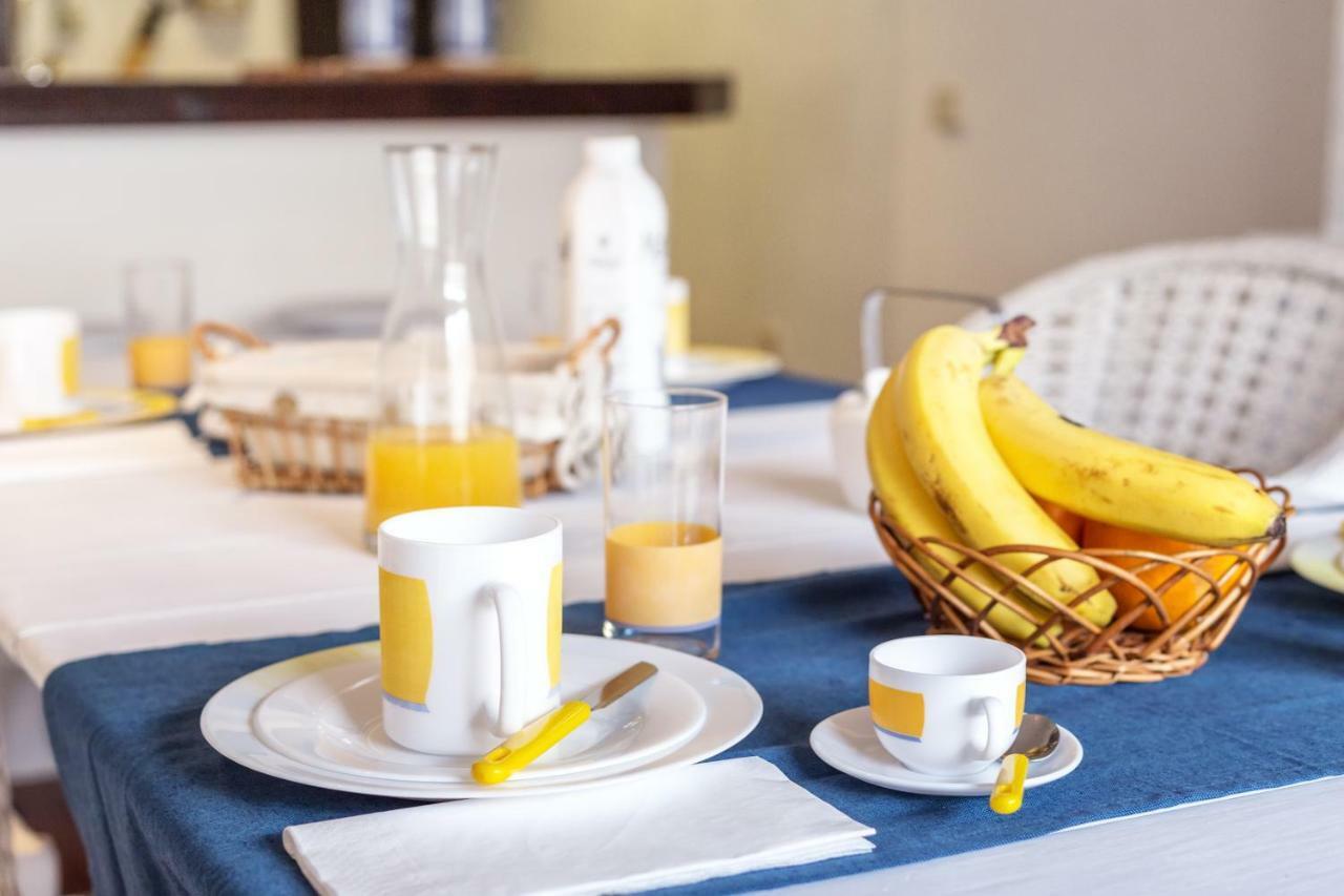 Lagos Apartment Ap Praia Dona Ana Екстериор снимка