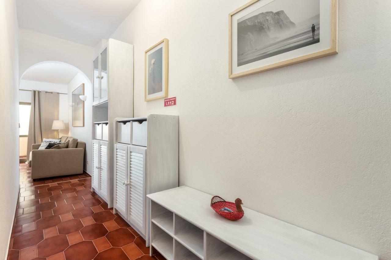 Lagos Apartment Ap Praia Dona Ana Екстериор снимка