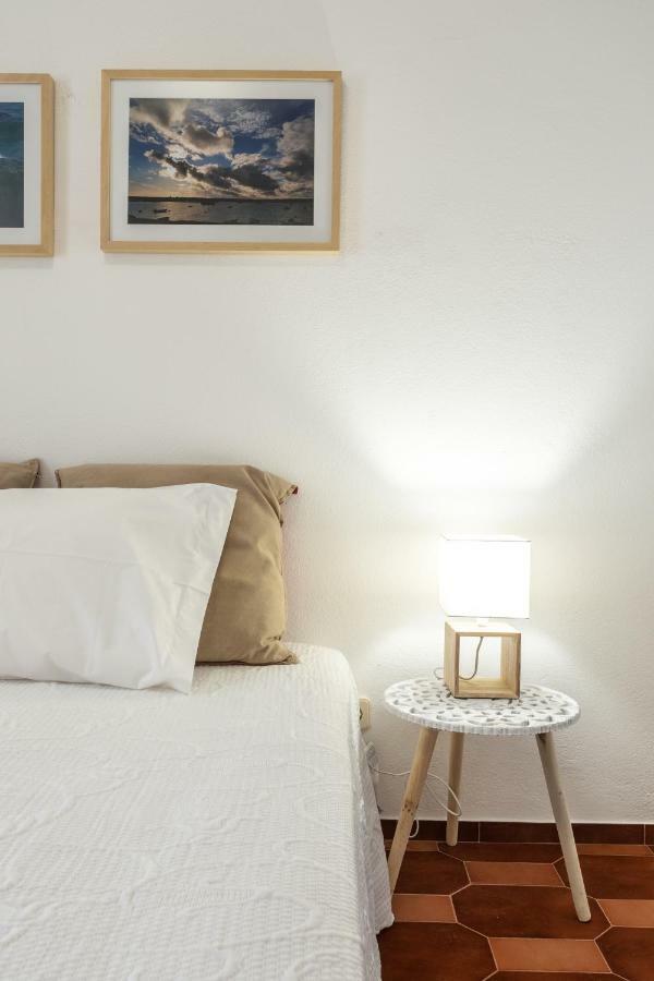Lagos Apartment Ap Praia Dona Ana Екстериор снимка