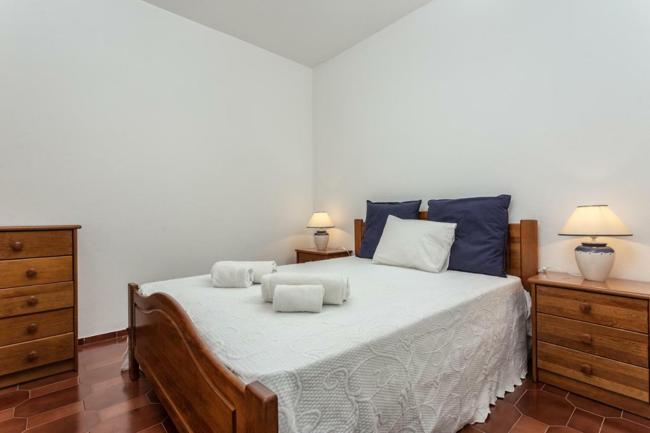 Lagos Apartment Ap Praia Dona Ana Екстериор снимка